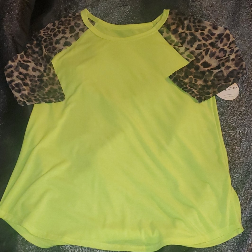 3/4 sleeve leopard sleeve tunic top size medium